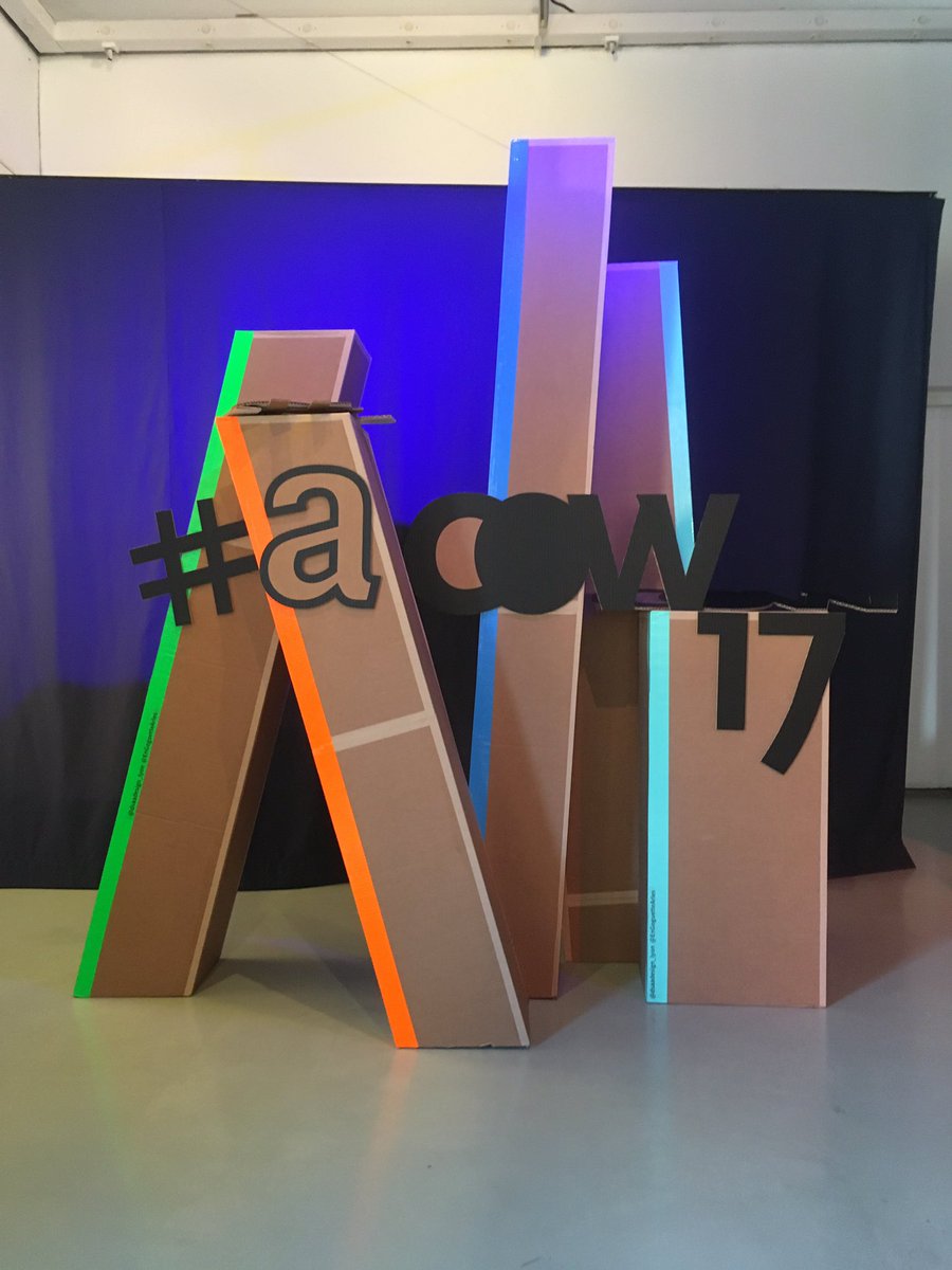 millenaire3's tweet photo. #acow17 les conférences commencent dans la Grande Salle https://t.co/FcD9BqJ3Aw