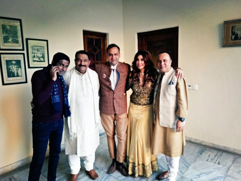 VANNDANAVAADERA's tweet photo. #WinTWedding #jodhpur #welcomeitc https://t.co/NpInJdwkxD