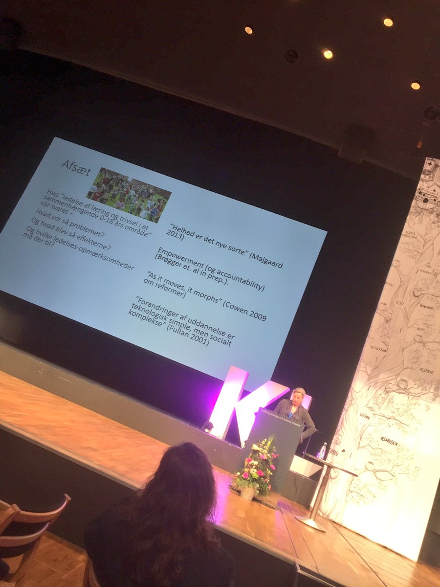 annaallerslev's tweet photo. Kommunerne er godt på vej med at praktisere de vigtige helhedsindsatser, pointerer prof Dorthe Staunæs @AarhusUni #butm17 #helhederafgørende https://t.co/2D2CAflqvC