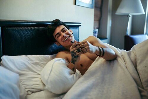 Ely_hprpg's tweet image. #Lumos ✨