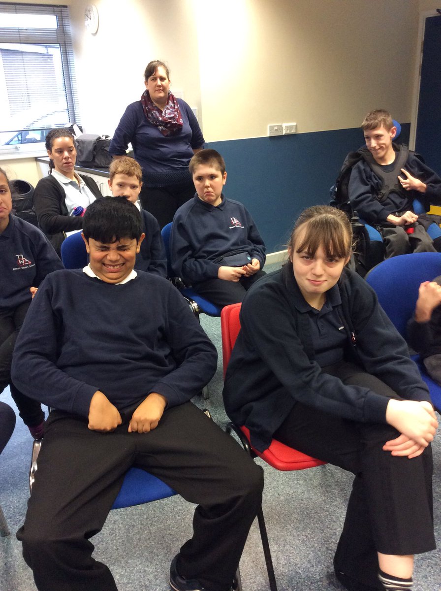 wilsonstfeed's tweet photo. Students practicing their grumpy faces as part of their phonics poetry session! #wsturing https://t.co/8GdKZXWtuu