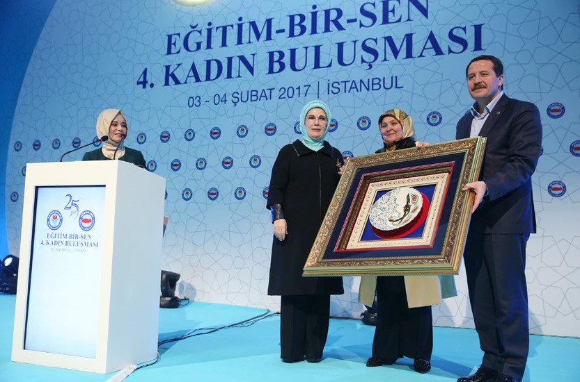 First Lady Attends Turkey’s Women Educators Meeting
tccb.gov.tr/en/news/542/70…