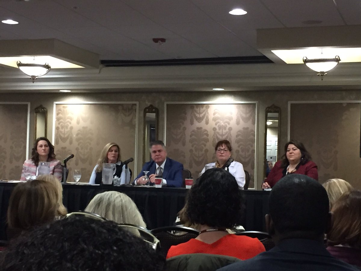 tehbassoonist's tweet photo. As a former grantmaker, I'm loving this panel discussion abt communication, collaboration, & charitable giving #SECFR https://t.co/97CRqJ3a2G