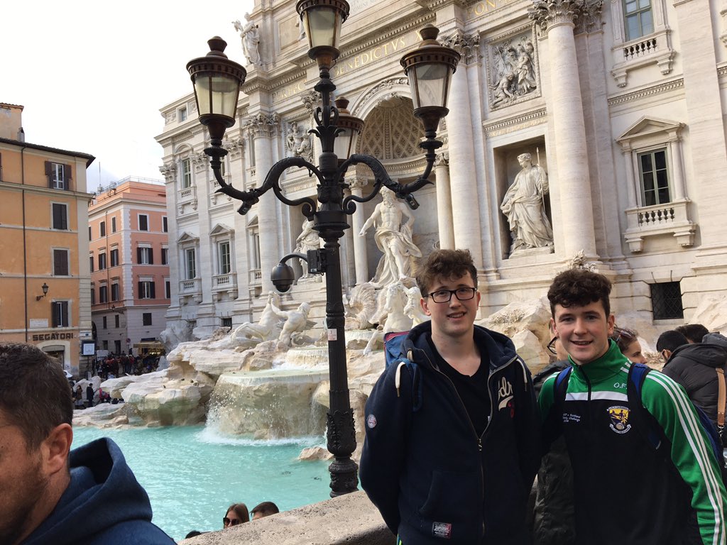 VoyageWizards1's tweet photo. So after 27 hours travelling and gallivanting we made it to Rome!! #LaNostraDestinazioneFinale #BegBorrowStealDCU https://t.co/VDLejAiiiF