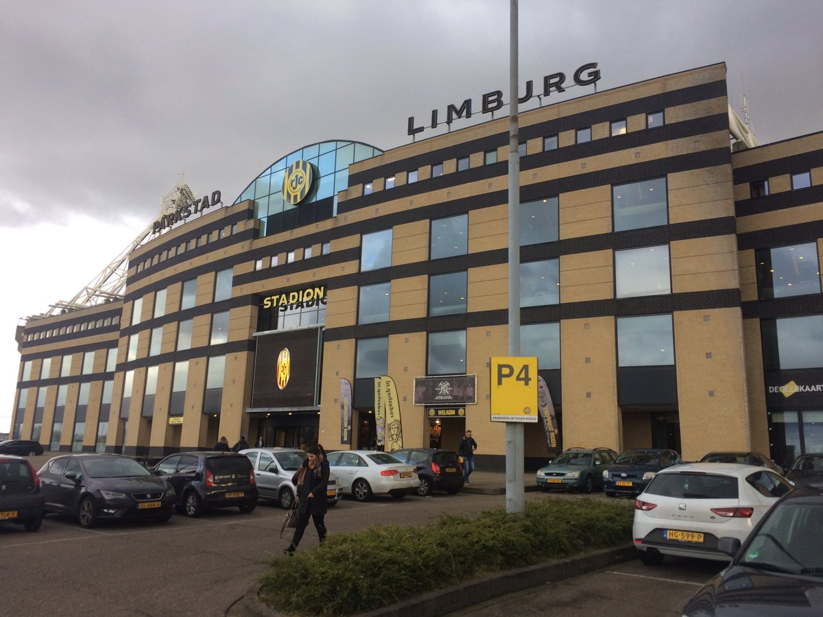 dennisvanbergen's tweet photo. Op naar weer een volgende voorstelling van Circus Roda https://t.co/5dTkkk0luM