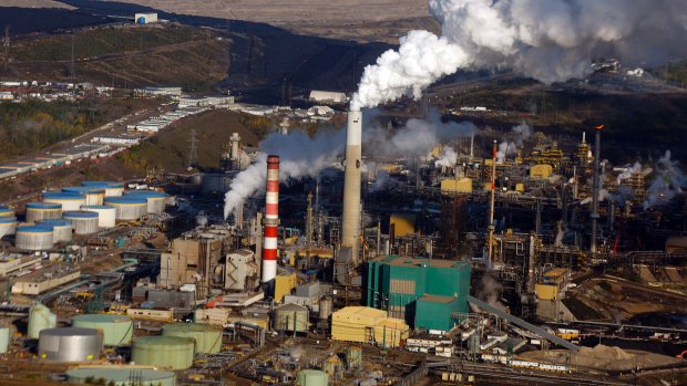 BNNBloomberg's tweet photo. U.S. transparency reversal could put Canadian oil companies 'at a disadvantage': Industry group https://t.co/zt96O15zGV https://t.co/swPBCy3UWt