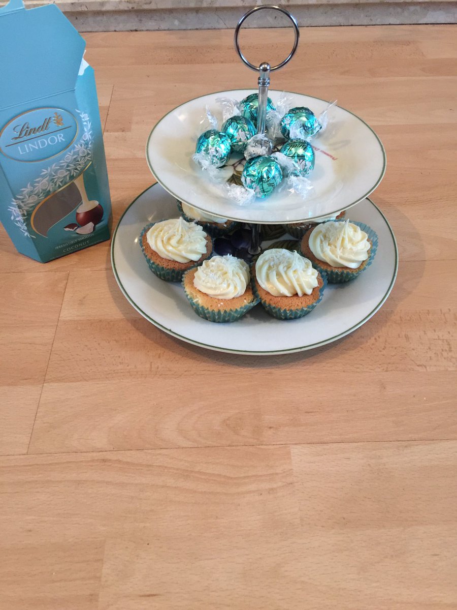 kieramag's tweet photo. My @LindtUK inspired coconut cream cupcakes #lindt #baking 😍 https://t.co/KERBr3sNV2