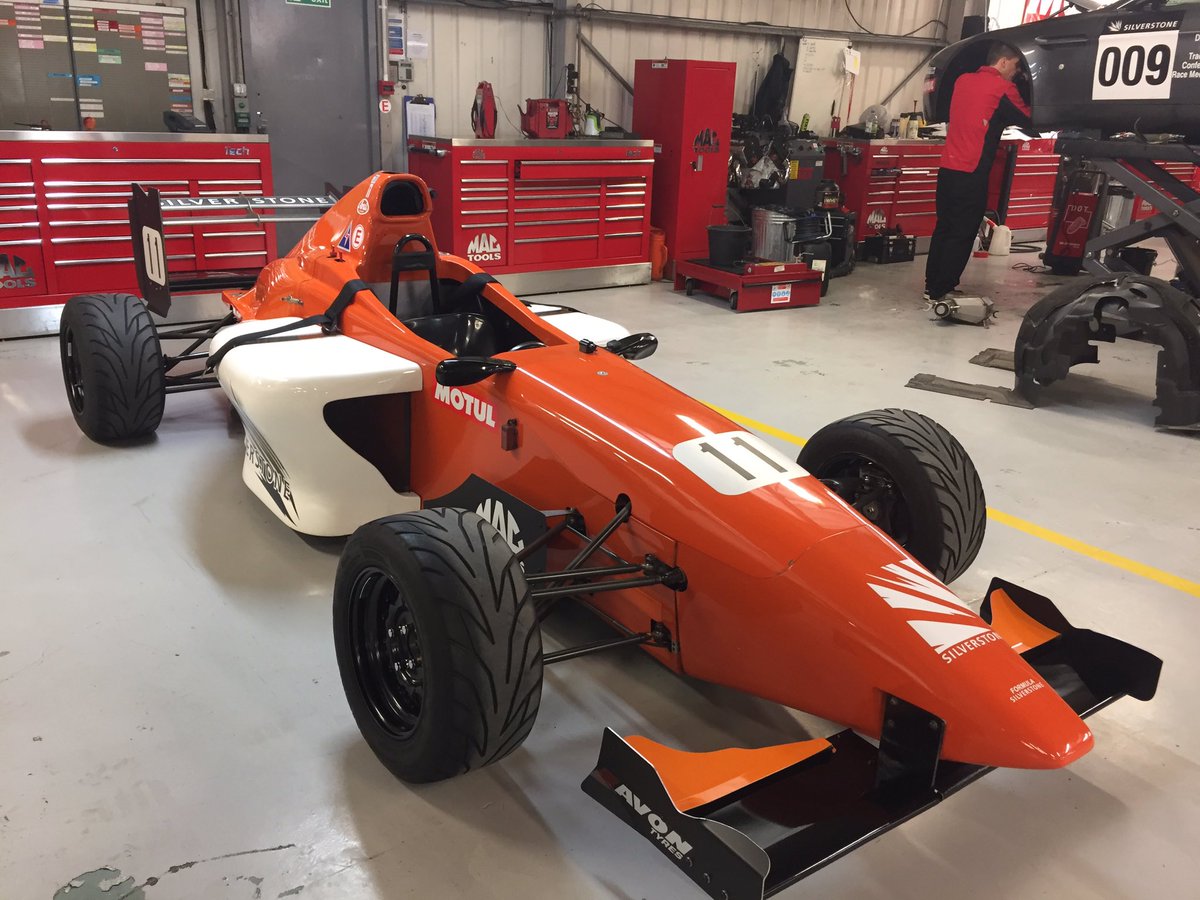 Big thanks to the guys @ <a href="/SilverstoneUK/">Silverstone</a> experience today 4 letting us try out a new prototype wheel #wellerwheels #Formula experience #wheel