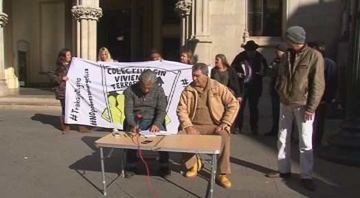 El Col·lectiu <a href="/sinviviendatrs/">CSV Terrassa</a> reclama #AlquilerSocialYa i tarifes de subministraments socials ow.ly/a5Gq308EnQq #Terrassa #infolocal