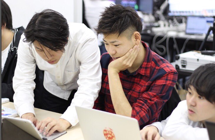 tadtgjtdjpd's tweet image. 大門校もOPENし、Pythonの授業も始まりました！