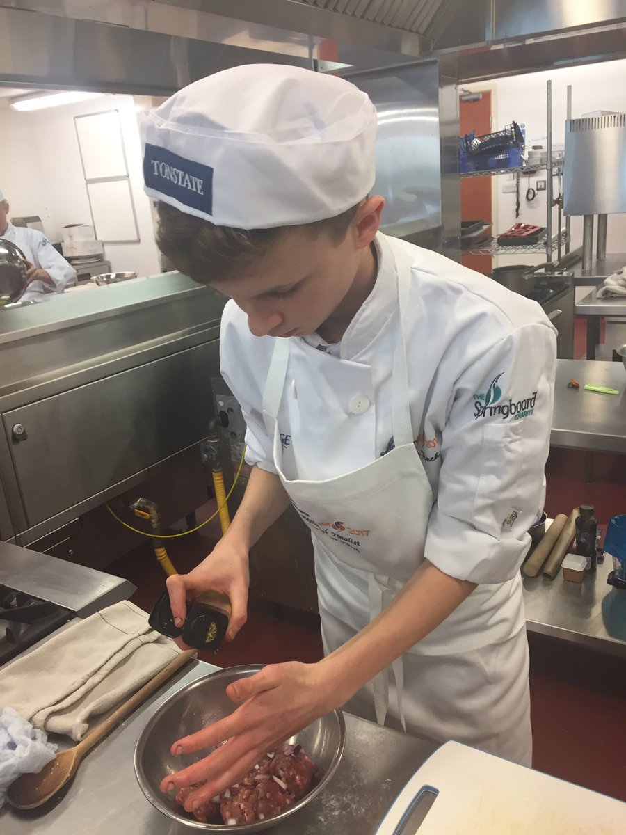 SBFutureChef's tweet photo. Cooking underway @Lborocollege East Midlands Regional Final https://t.co/kTNd2PRaYD
