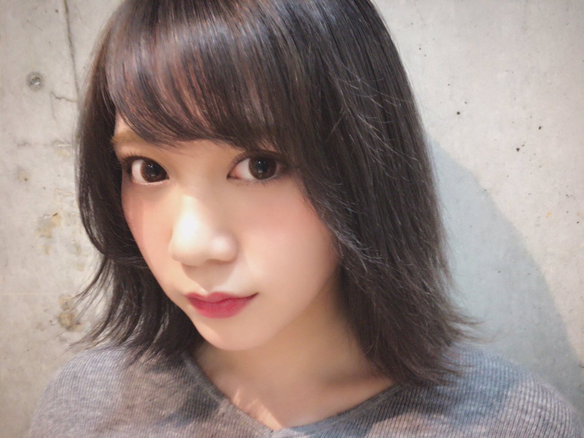 Havana小山圭介 Pa Twitter 古川優香ちゃんばっさり外ハネボブレイヤーにカットしましたー 前髪は安定のシースルーバング カラーは今回は暗めにダークグレージュに染めました 切りっぱなしにマンネリしてきた方顔まわりちょっとレイヤーを入れてマンネリ解消