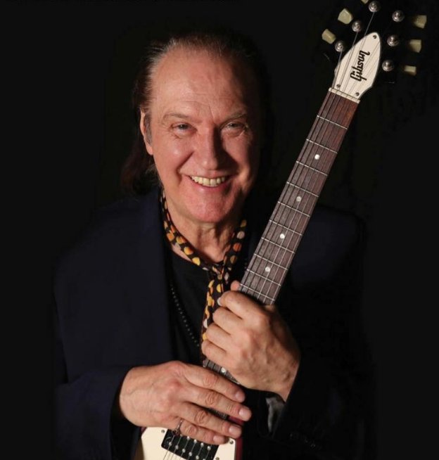 Happy Birthday Dave Davies of 70 today. 