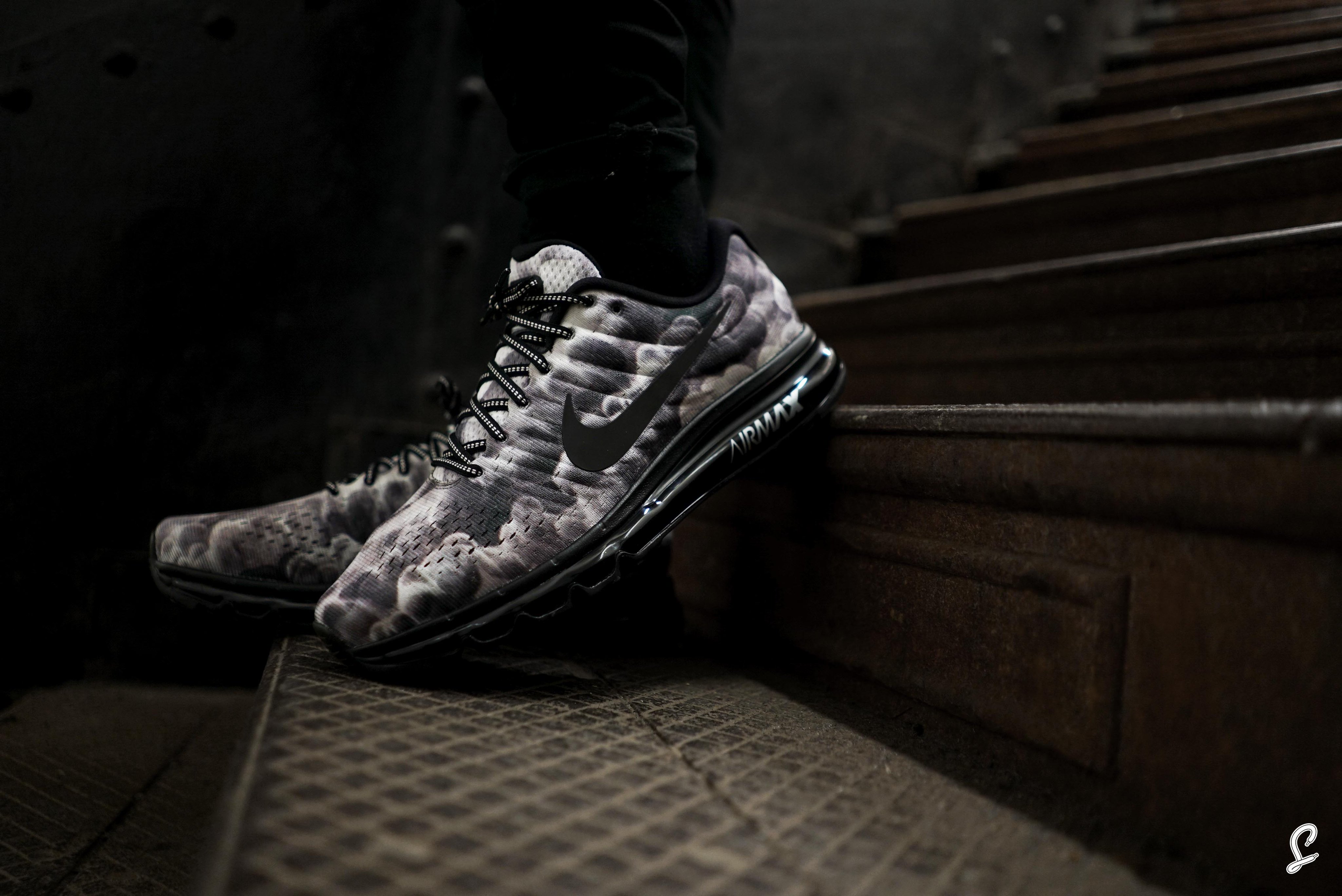 Air max 2017 glow in the dark deals