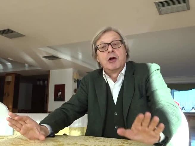 Corriere's tweet photo. Sgarbi furioso: «La sindaca di Roma? Sarà anche onesta,  ma non sa un c...» Il video https://t.co/vBZrw9p3Ic https://t.co/asgdnep31H