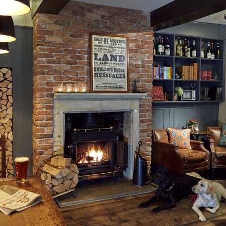 mcrconfidential's tweet photo. The @TheDiningRm makes @whitehartlydgte a little bit more than a village pub. https://t.co/kvntMqGIr6 https://t.co/hv3xkoCHXd