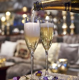 AniseBar's tweet photo. Receive a complimentary glass of prosecco for every guest when you book for 20 or more in @AniseBar  in Feb https://t.co/kibBBTWifd https://t.co/qecFNKj9rw