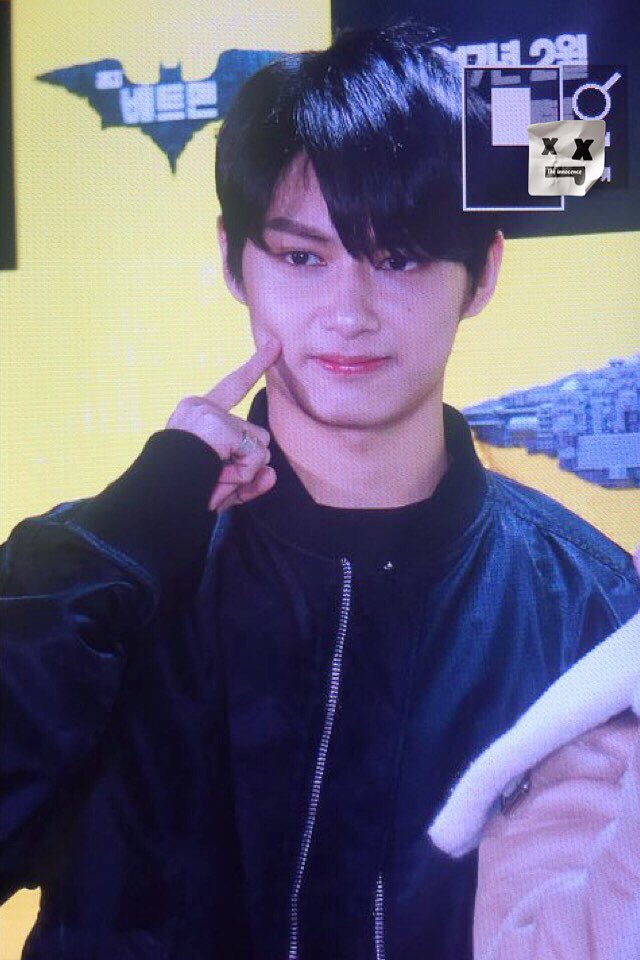 theinnocence_J's tweet photo. 170203 레고 베트맨 시사회 #세븐틴 #SEVENTEEN #준 #문준휘 #文俊辉 #JUN 애깅!!!!!!100%애깅!!!!😭😭😭😭😭😭😭 @pledis_17 https://t.co/pfQeDLsKX8