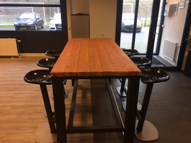ERMAsport's tweet photo. Een impressie van onze nieuwe look and feel op kantoor. @ERMASport https://t.co/AGYPniQzhe