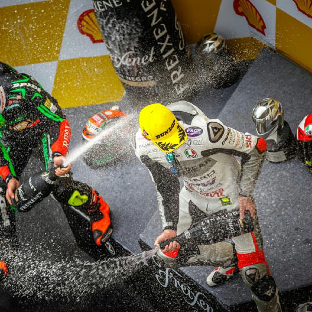 inostripiloti's tweet photo. 📷 #differentprospective
Il podio visto dall'alto! #Sepang #francescobagnaia #dalgradinopiúaltodelpodio https://t.co/9YbnW8ZfNp
