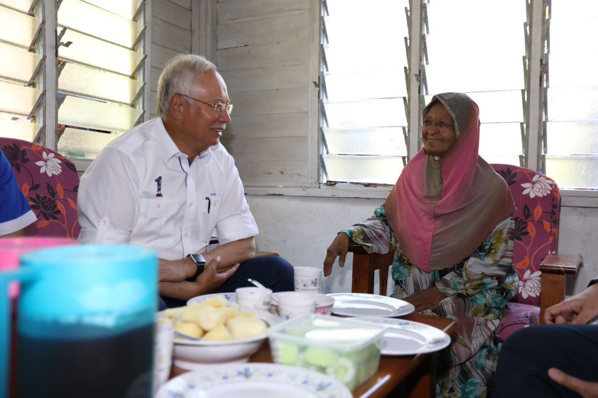 Kabare? Cakap Jawa saya waktu singgah di rumah Pn Mariyamah di Ijok. Insya-Allah, kita akan beri bantuan kpd beliau &amp; keluarga di mana perlu