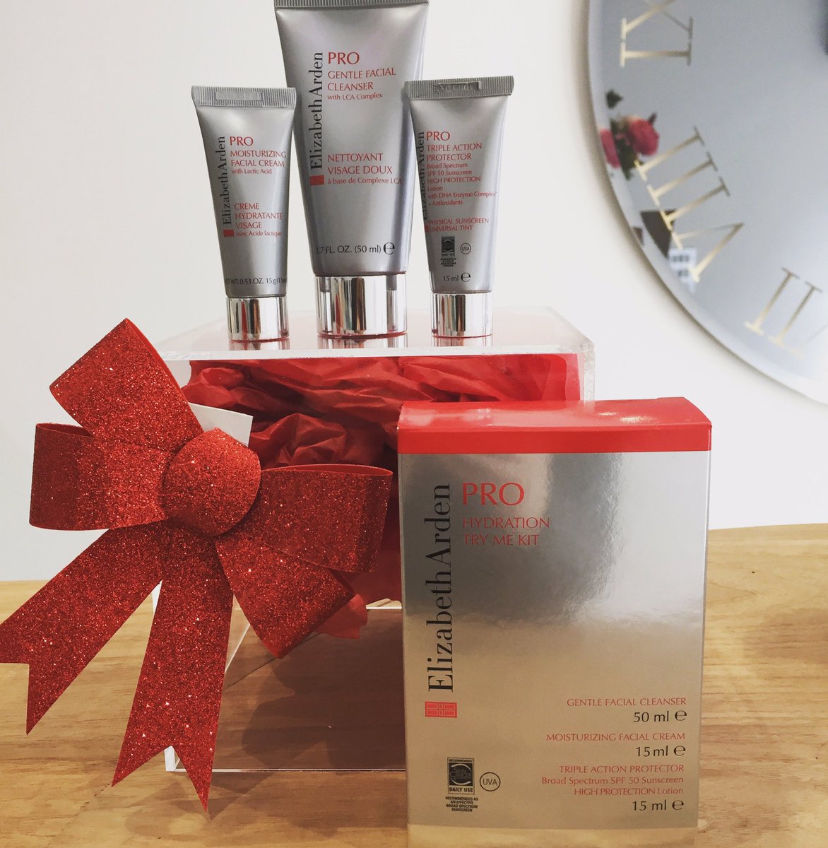 SeduireLondonBC's tweet photo. Perfect #gift for #valentines day 😍❤️ #Elizabethardenpro #skincare #beauty #gifts #soho #London #clinic #facial #vouchers https://t.co/npzNmQUGBQ