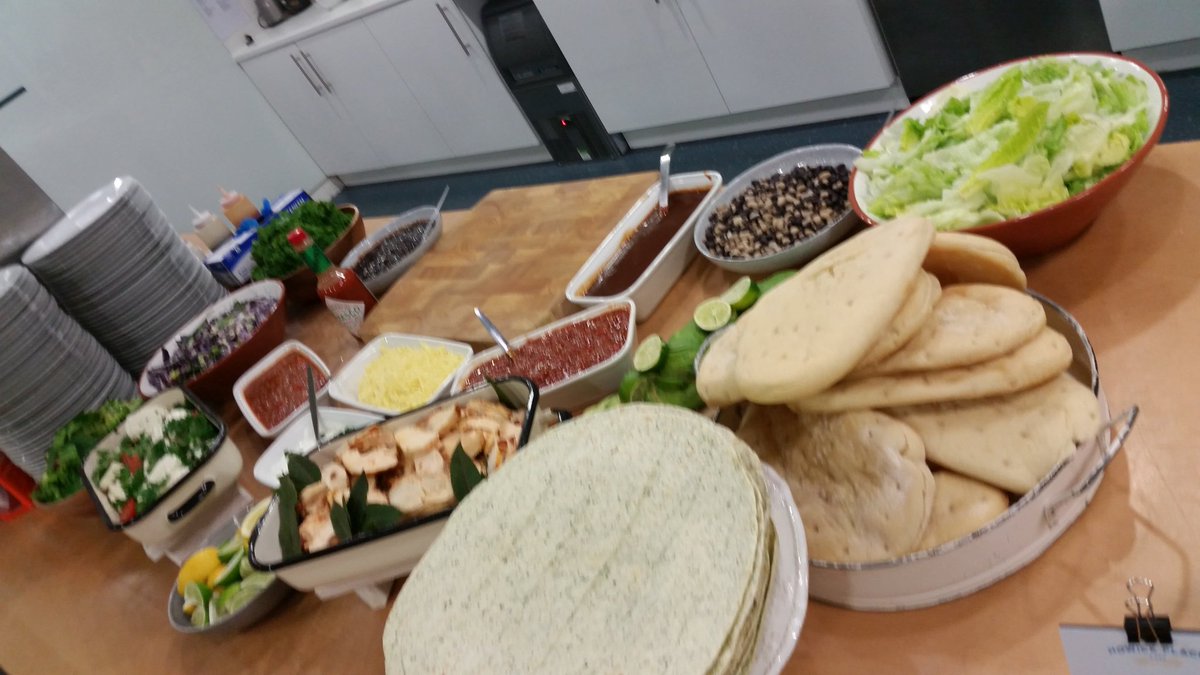 Jasonthomasrin3's tweet photo. #Sidewalkbites today Kansas chicken blackpepper seared cheese wrap or sourdough flat bread with kitchen made Bbq #COMEONDOWNTHEFOODISACE https://t.co/XRSul6CiyF