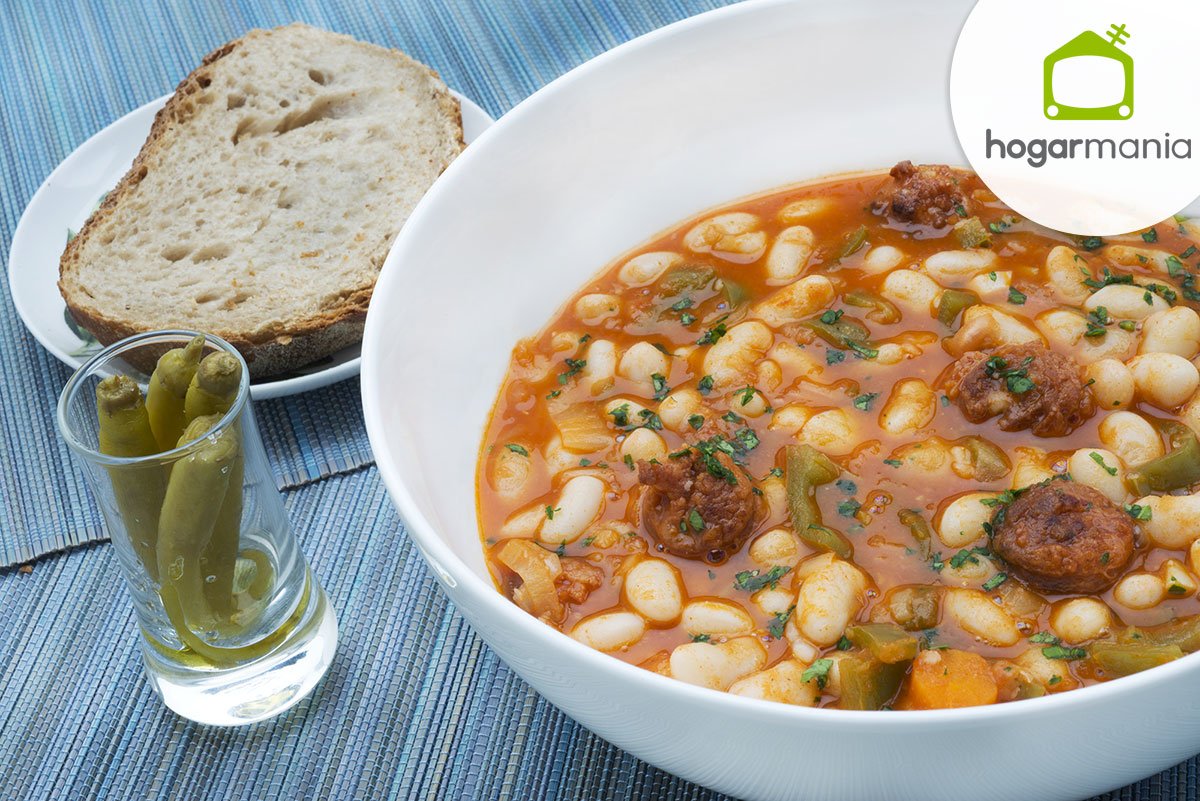 La receta de hoy es típica de Palencia alubias blancas con chorizo