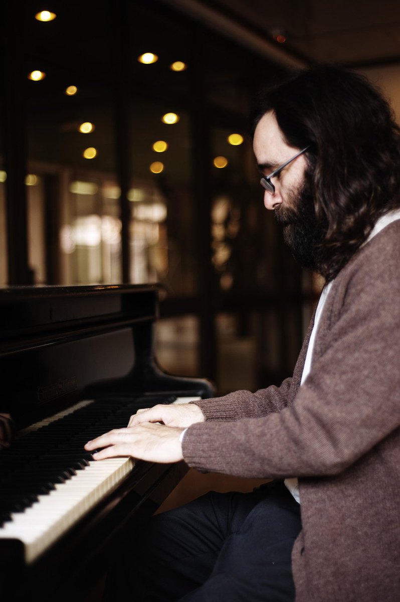ArQuente's tweet photo. Quem é que ainda precisa de ser convencido? Mais logo, às 18h30 @1878HostelFaro. Aparece! #concertosaoentardecer #faro #arquente #piano https://t.co/Uxe0K5XKnu