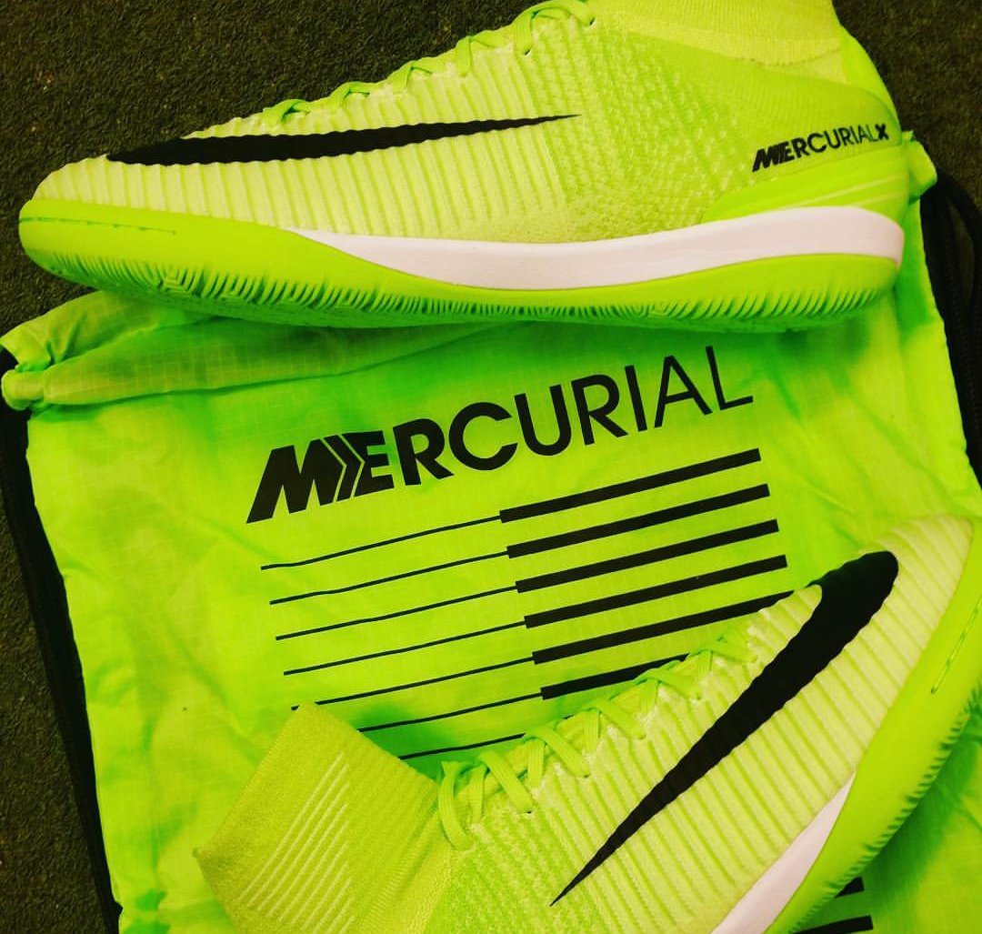soccrcoachprobs's tweet photo. nike hurts my eyes sometimes https://t.co/hYRSLcTLfa