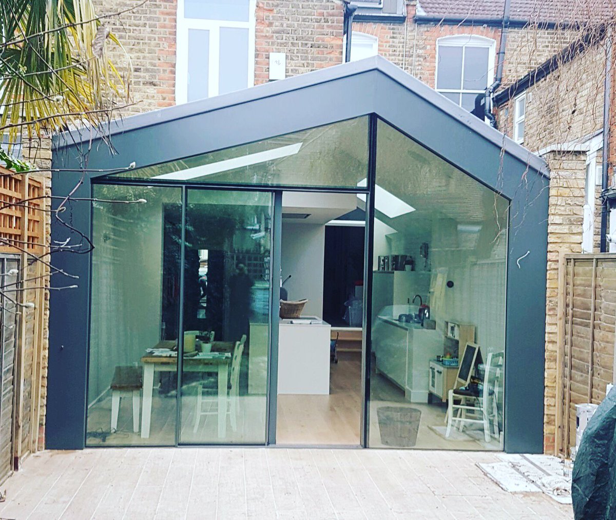 arc_vis_systems's tweet photo. you think anymore #naturallight can be let in? We don't think so! #slidingdoors #minimalframedoors #vision #arcvis #london #glazing https://t.co/bMVNwJN7N0