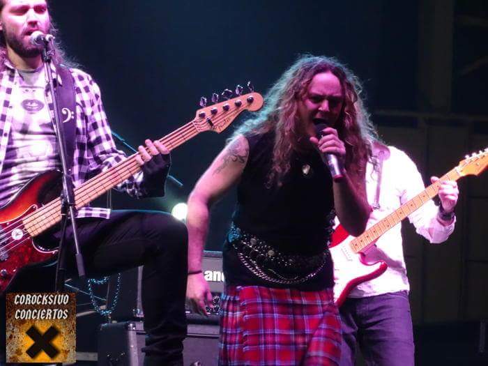 CoRocksivo's tweet photo. Algunas fotos fotos del I Pucela Rock con @reincidentesofi @ArsAmandiRock @aaamamarla y @Debakle_ 
(Más fotos en nuestro Facebook) https://t.co/w1n7FMWNGY