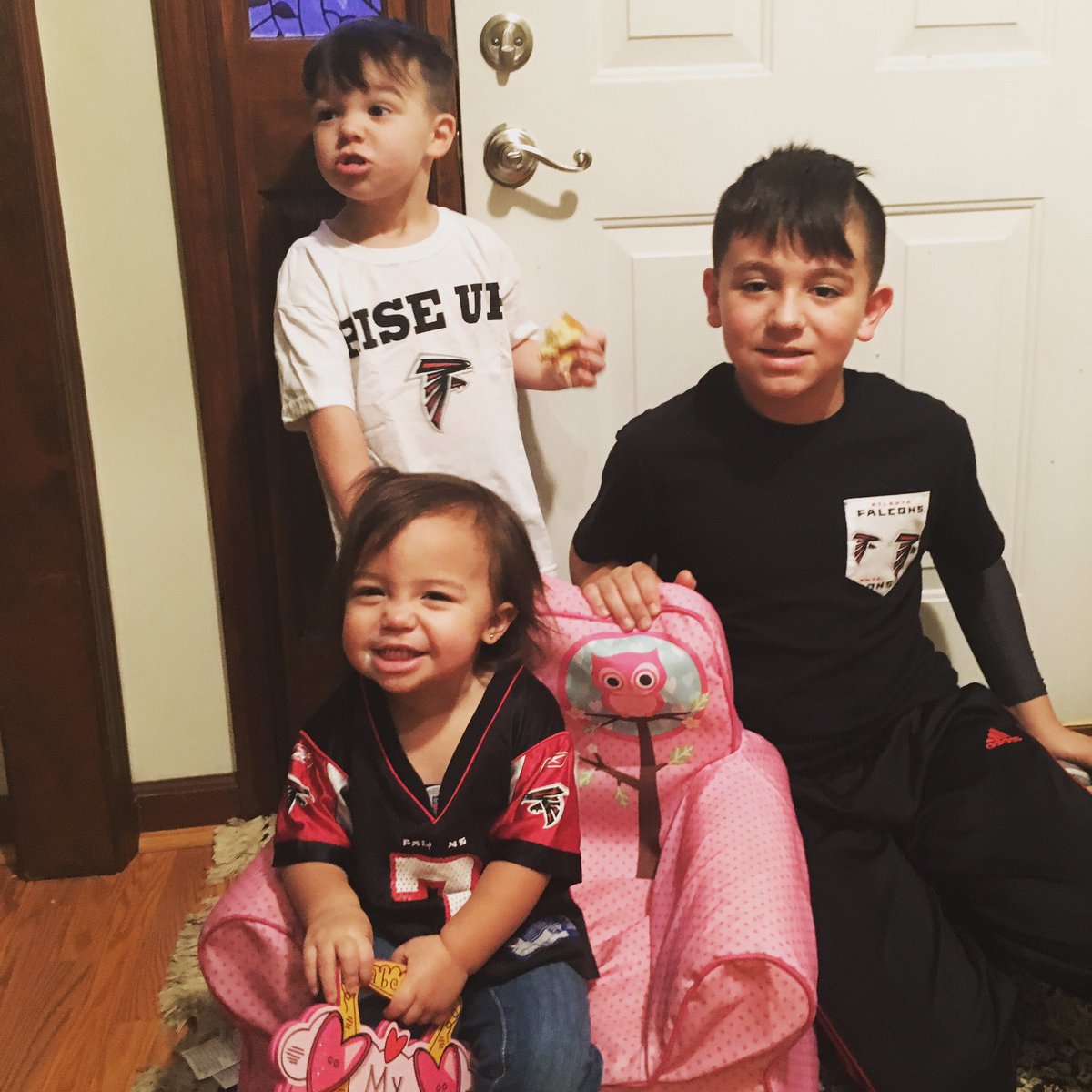 tat816's tweet photo. @KristenBReed these kiddos are  ready to #riseup! https://t.co/Xy24Xo5JFa