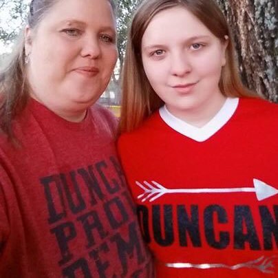 DuncanSchools's tweet photo. It's Fans Wear Red Friday in Duncan. Post your pic of you and your friends, family or co-workers in red so we can re-post. Use hastag #fwrf https://t.co/wo5v3yqZ3I
