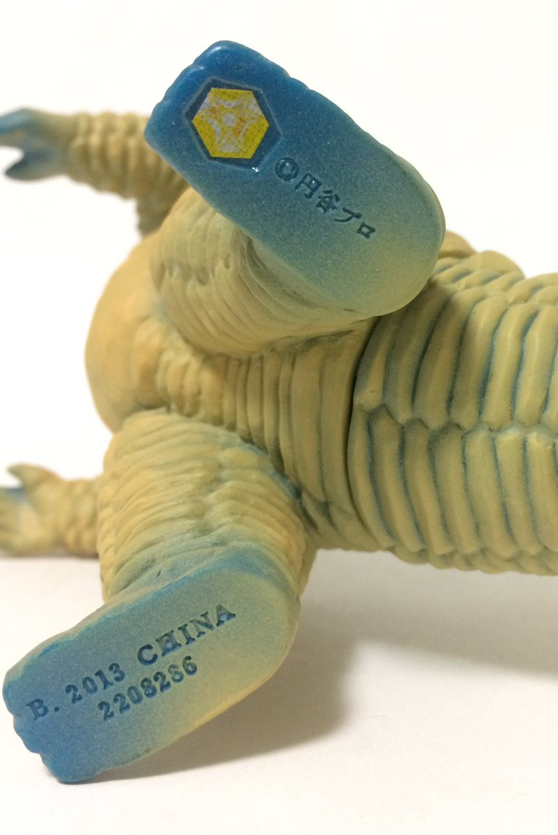 初期の500シリーズではライブサインの色がウルトラマンは赤、怪獣は