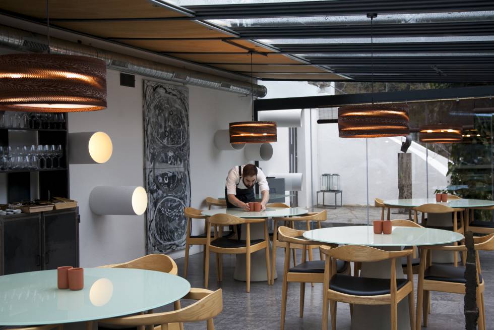 Frenesí vegetal en 30 bocados en @invernaderobox, el restaurante de <a href="/rdelacalle/">Rodrigo de la Calle</a> en #Madrid ow.ly/1Cla308DPLL Por <a href="/JCCapel/">Jose Carlos Capel</a>