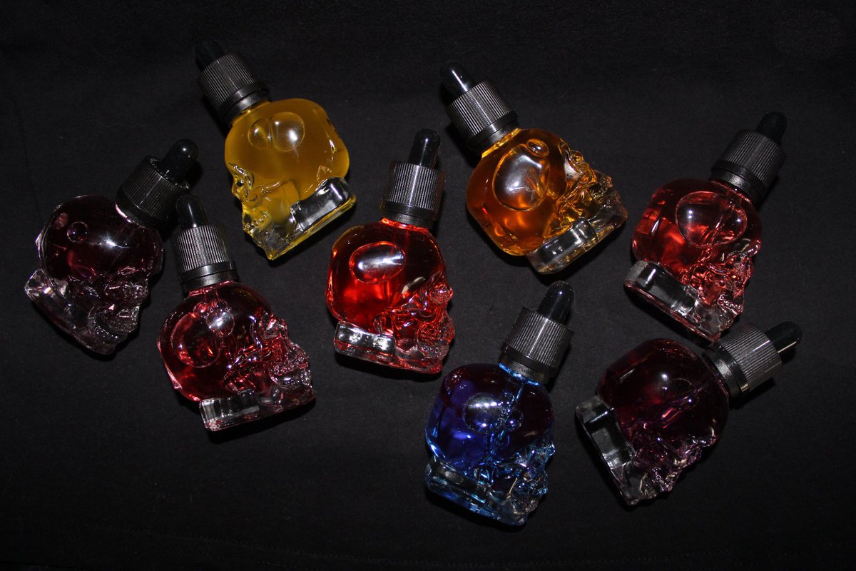 SkullLabs's tweet photo. Our E-Juice comes in 30ml glass skull bottles with pipettes or 100ml droppers. Don't miss out, get yours today! #vape #vaping #vapefam https://t.co/1VOBt3HKkl