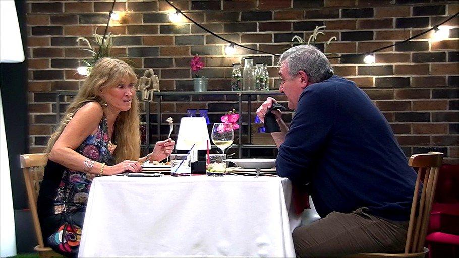 firstdates_tv's tweet photo. ¿Piropeando a una camarera en la primera cita? ¿Pero es que estamos locos? #FirstDates249 https://t.co/wObkwataTG https://t.co/W7yZ9hFeUm