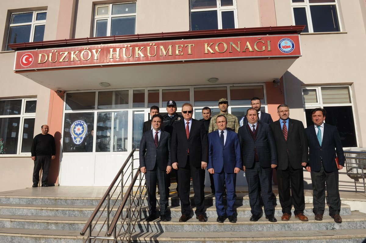 Valimiz <a href="/yucelyavuz66/">Yücel YAVUZ🇹🇷🇹🇷🇹🇷...</a> Düzköy İlçe Kaymakamlığı görevini vekâleten yürüten Oltan Bayraktar'a hayırlı olsun ziyaretinde bulundu.