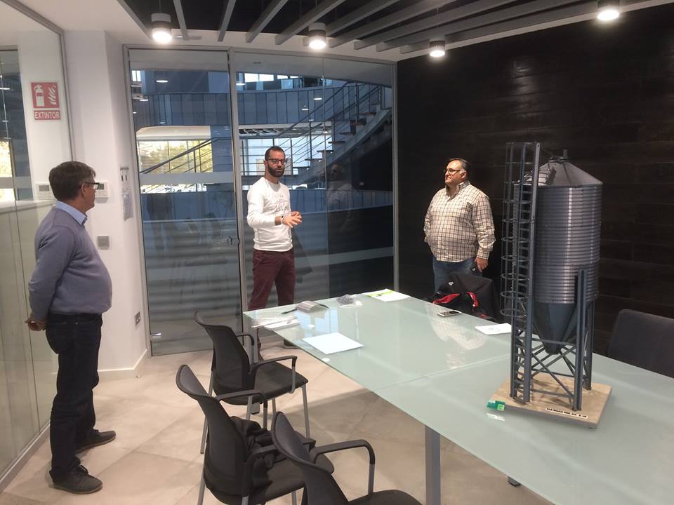 smartmaterials3's tweet photo. #diseño 200 horas #Impresion3D 300 horas PLA #smartfil #silver proyecto de @LayerToLayer y @D3D_Doingit3D para @SilosCordoba ¡Espectacular! https://t.co/qhcFj54wvo
