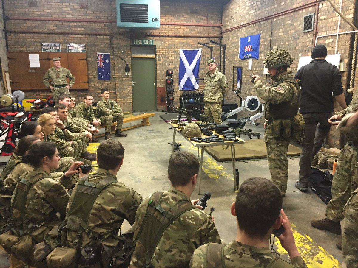7SCOTS's tweet photo. Good work D Coy &amp; @coops_ash Demonstrating the #personaldevelopment #opportunities available in the Reserves to @TUOTC  #findwhereyoubelong https://t.co/YGT8YS9QJC