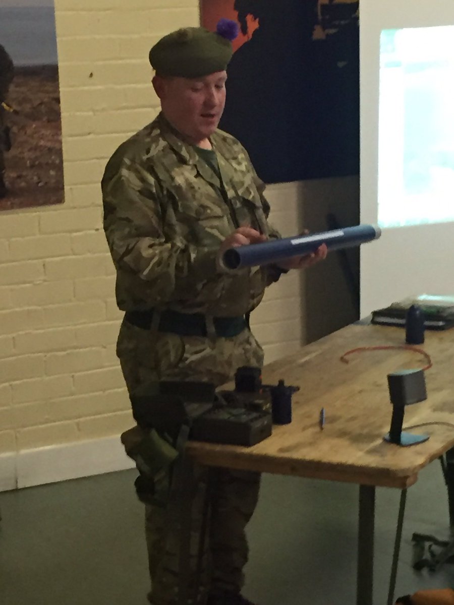 7SCOTS's tweet photo. Good work D Coy &amp; @coops_ash Demonstrating the #personaldevelopment #opportunities available in the Reserves to @TUOTC  #findwhereyoubelong https://t.co/YGT8YS9QJC