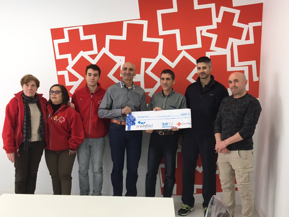 Gracias a <a href="/Arnedo_TV/">Arnedo TV Noticias</a> y a los Bomberos de Arnedo hoy recibimos lo recaudado en la Campaña de Navidad con su Anuncio Solidario. ¡Gracias!