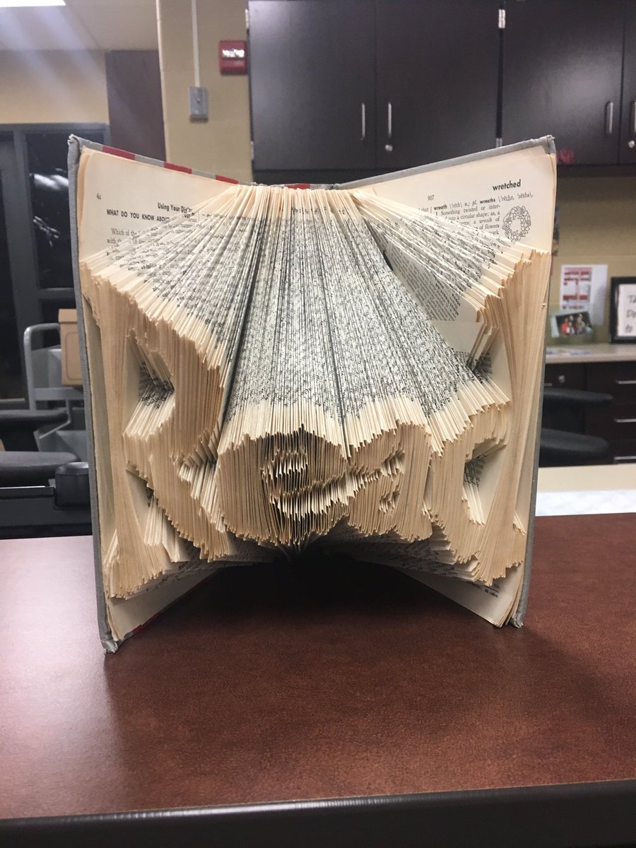 ojhslibrary1's tweet photo. Thank you Shannon &amp; Summer!  This is awesome! #OtsegoKnights #libraryfun https://t.co/yxgwFy06pR