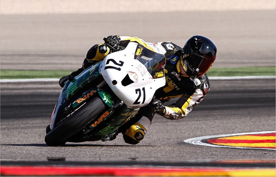 Tron_a2's tweet photo. Solo #faltan 21 dias para que empiece el show de @WorldSBK
 Lo recordamos con nuestro piloto @Aurehh21 y su @Kawasaki_Espana #zx6r https://t.co/0CH28yTlqm