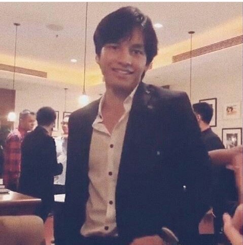nicholupdate's tweet photo. Bentar lagi mimin otw kok sabar ya sayang pasang Alis dulu😚🙈😏 

Ganteng nya suami mimin
#noprotes! 😜 https://t.co/0fdETQyxah