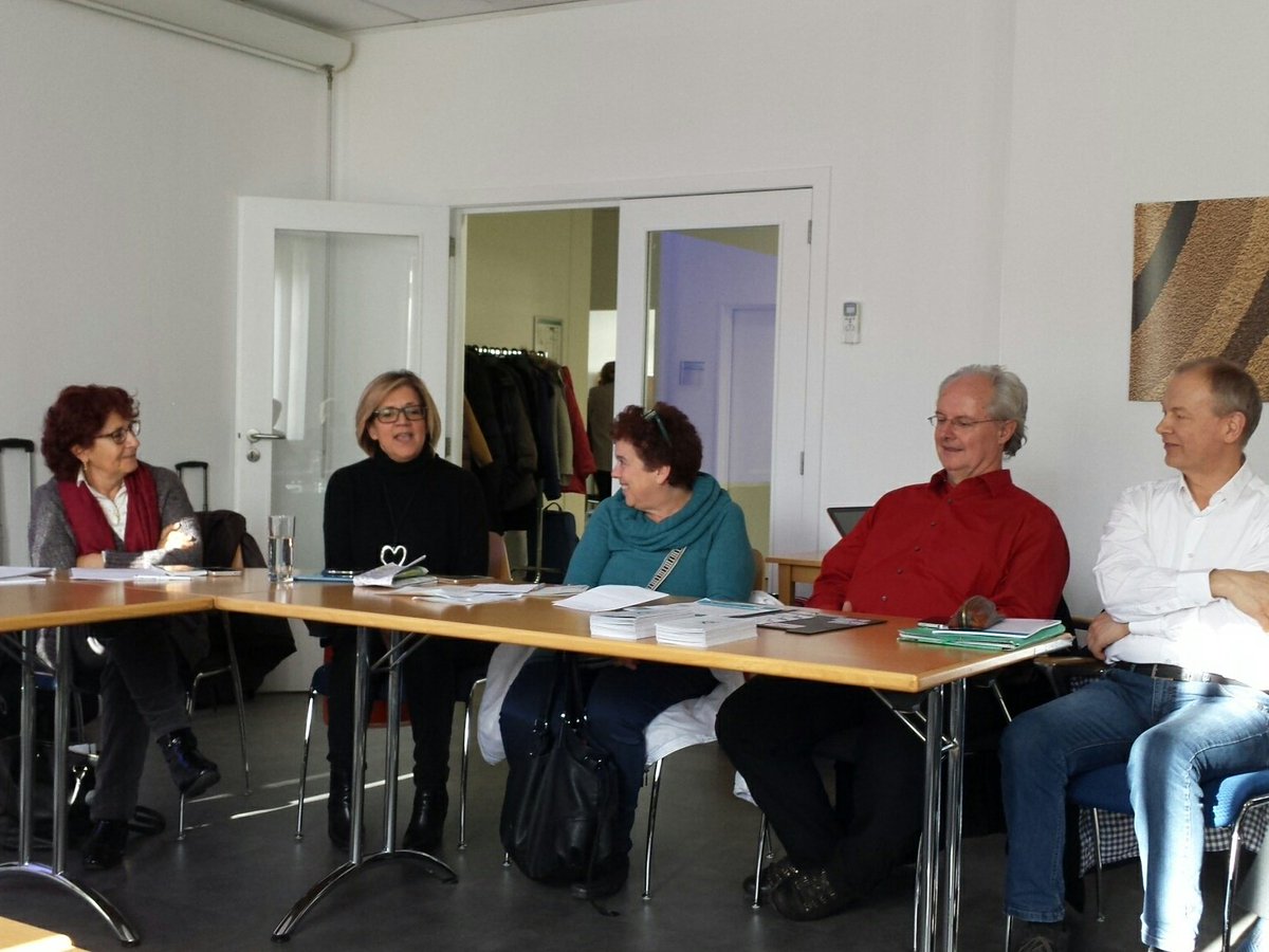 Standing Working Groups SCAR on Agriculture Knowledge &amp; Innovation Systems and on Food Systems meet to discuss cooperation possibilities.