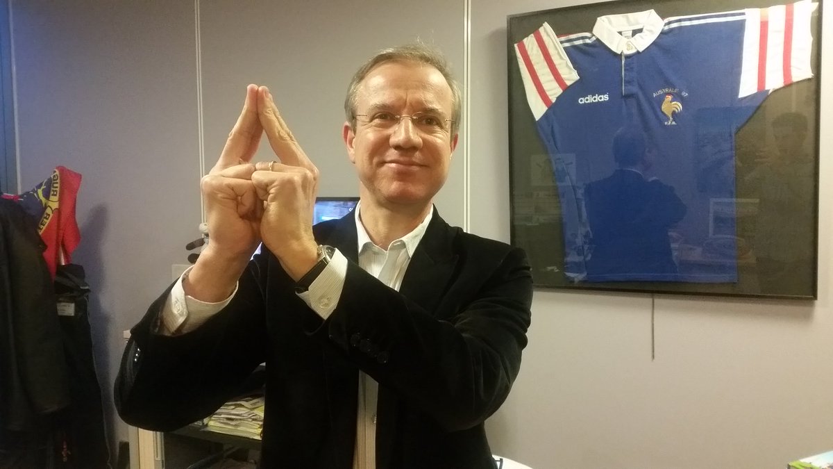 CanalplusRugby's tweet photo. Eric Bayle et l'ensemble de la rédaction Rugby de @canalplus soutiennent la candidature de @Paris2024 en ce jour décisif. #Paris2024 👌🇫🇷🏅 https://t.co/XbIhLnxzF7