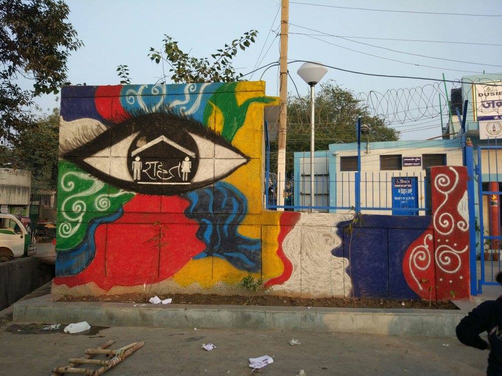Ayushi0103's tweet photo. A week spent well painting a Jan Parisar in Sultanpuri area under #ProjectRaahat. Got covered by RED FM @rjraunac. https://t.co/ACAnUvZumK