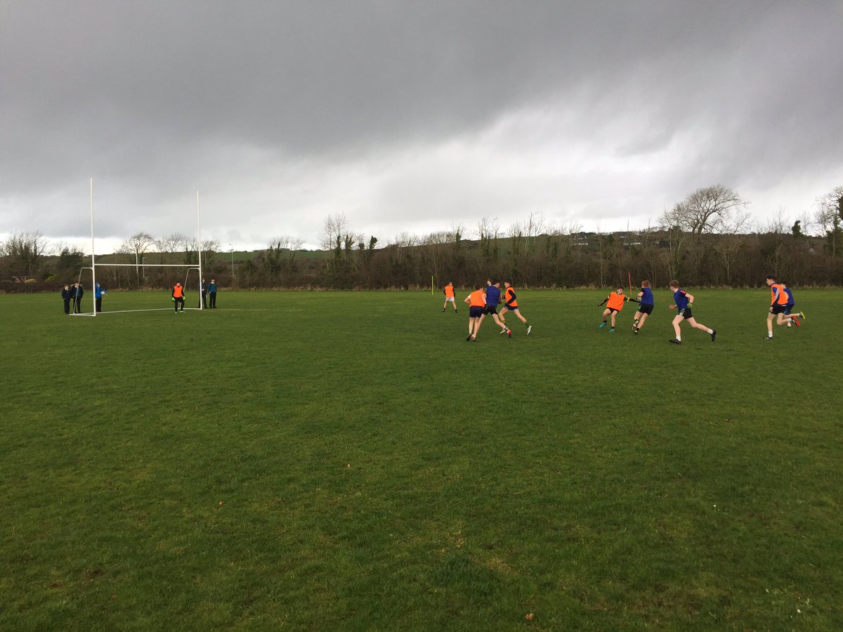 SeanTheBawn's tweet photo. Internal school leagues in full flow @GAAMounthawk @Gaa_coaching @SheaAidan 🏐 https://t.co/ubiXo0My0j